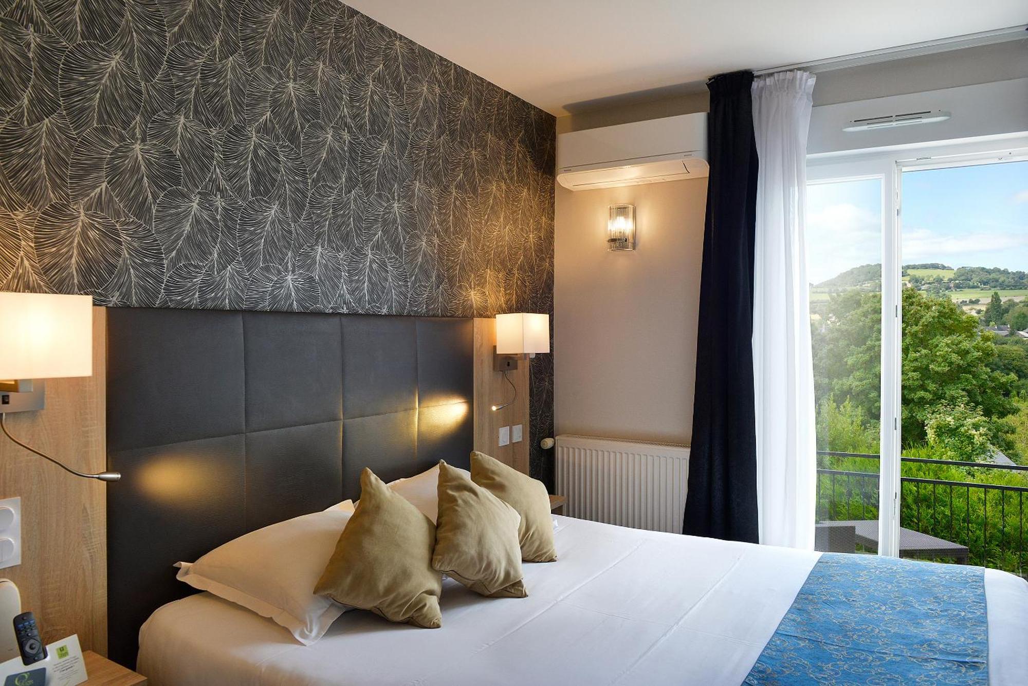 Logis Hotel Spa Restaurant Au Site Normand Clécy Esterno foto