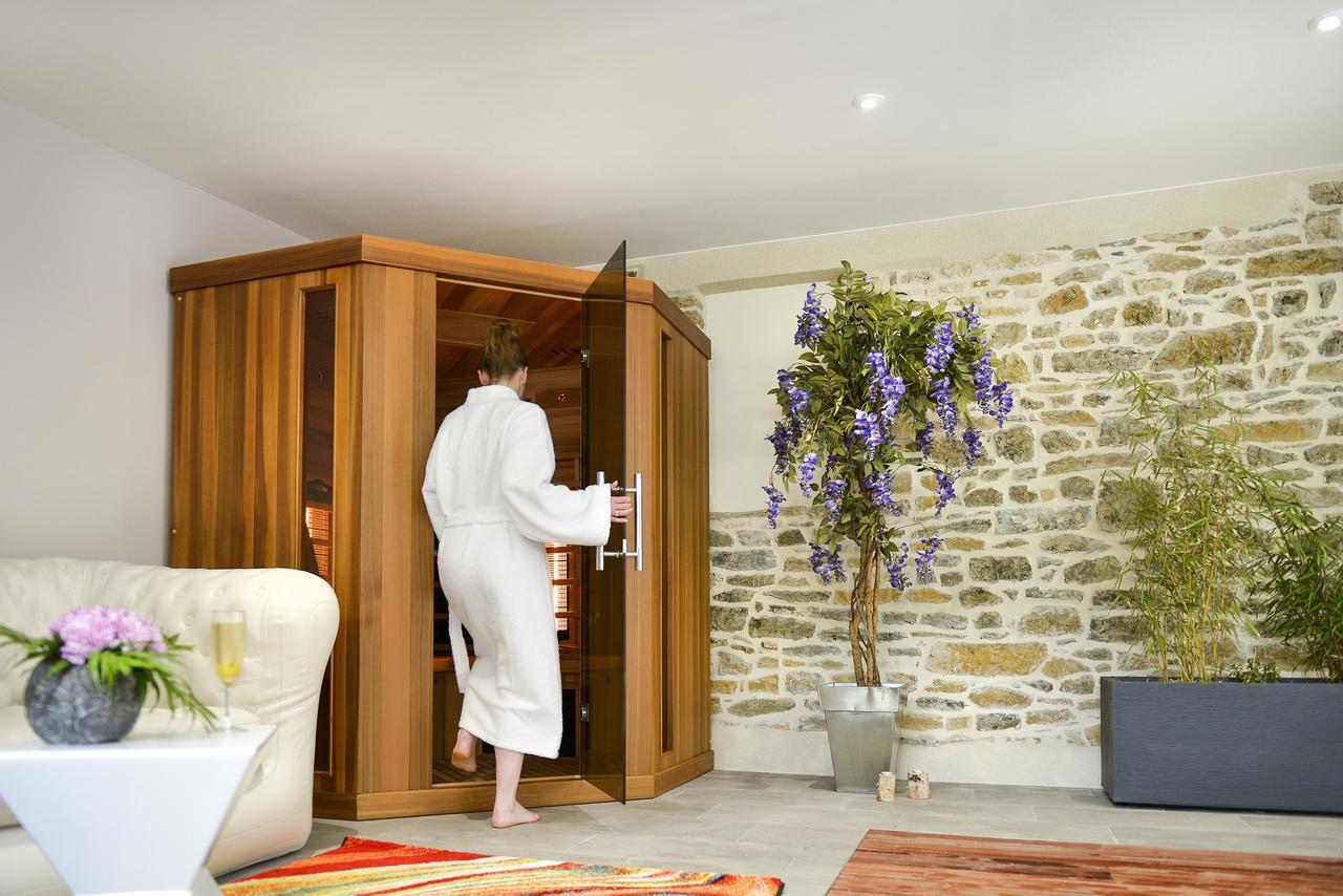 Logis Hotel Spa Restaurant Au Site Normand Clécy Esterno foto